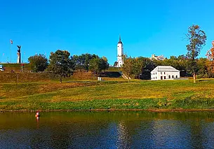 Водная прогулка по Днепру: теплоход бумажному кораблику был рад