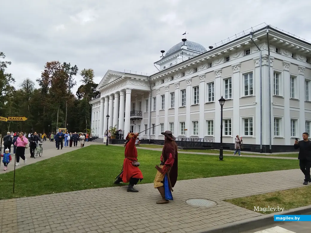 27.09.2025 г. Жиличи. Вераснёўскі фэст. Усадьба Булгаков.