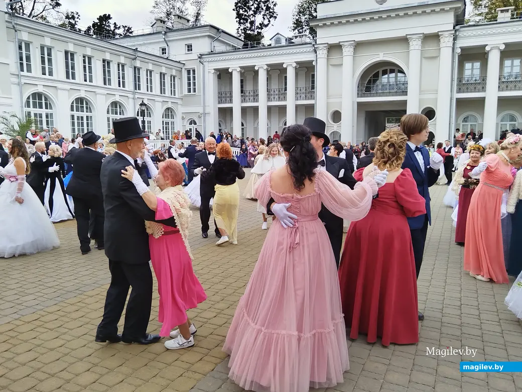 27.09.2025 г. Жиличи. Вераснёўскі фэст. Усадьба Булгаков.