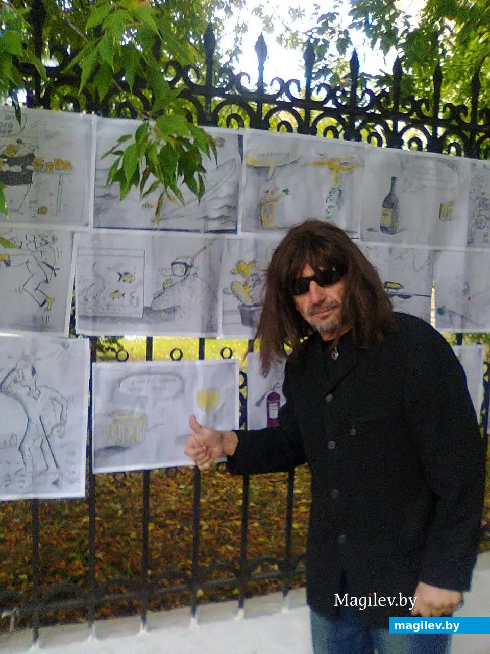 2014, Могилев, улица Ленинская. Джон Леннон и его рисунки.