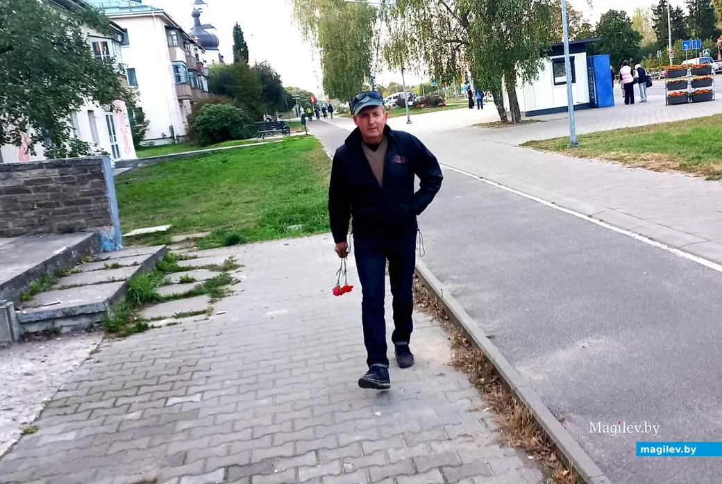 02.10.2025, Могилев, Казимировка. У ритуального центра.