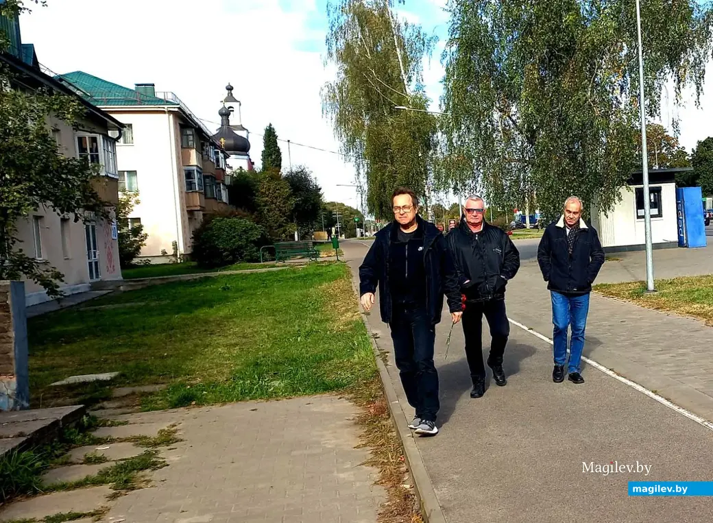 02.10.2025, Могилев, Казимировка. У ритуального центра.