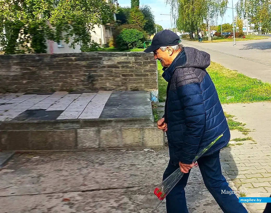 02.10.2025, Могилев, Казимировка. У ритуального центра.