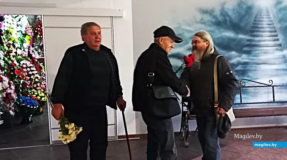 02.10.2025, Могилев, Казимировка. У ритуального центра.