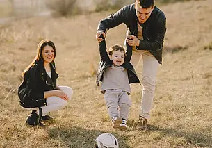 «Муж ушел четыре года назад. Сейчас хочет вернуться, но сын против, плачет. Что делать?» В ситуации помогает разобраться психолог