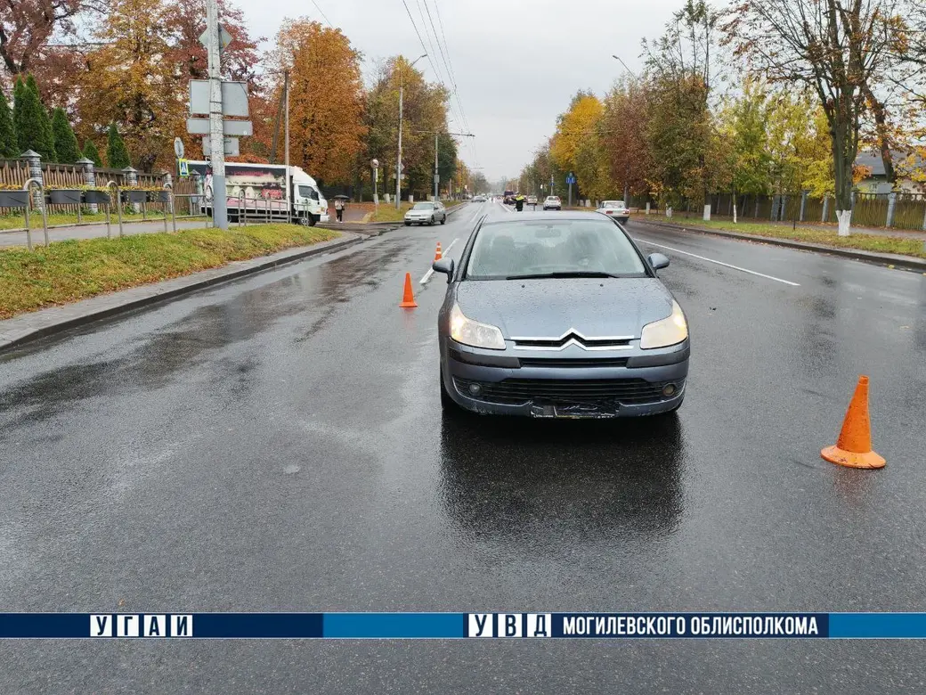 9 октября Могилев. Столкновение мотоцикла и авто. Фото УВД Могилевского облисполкома.