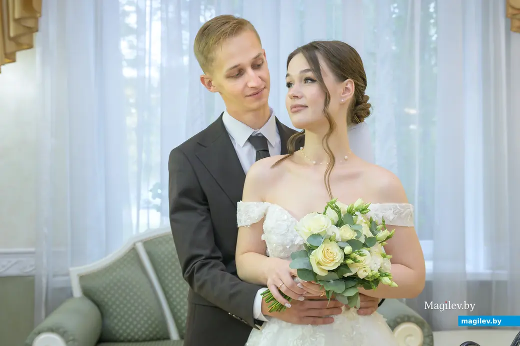 10.10.2025. Отдел ЗАГС Бобруйского горисполкома. Свадебная пара. Екатерина и Александр