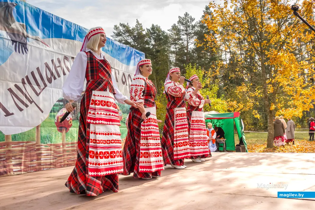 11.10.2025. Поселок Глуша. Региональный фестиваль народного творчества и ремесел «Глушанскi хутарок»
