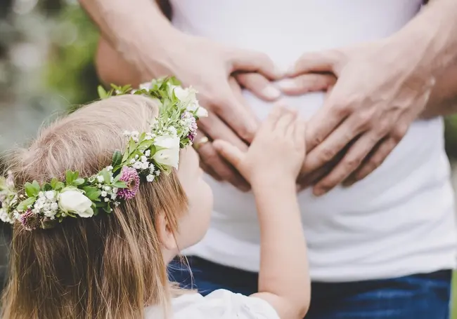 На 5 лет раньше: в Минтруда рассказали про пенсионные гарантии многодетных мам