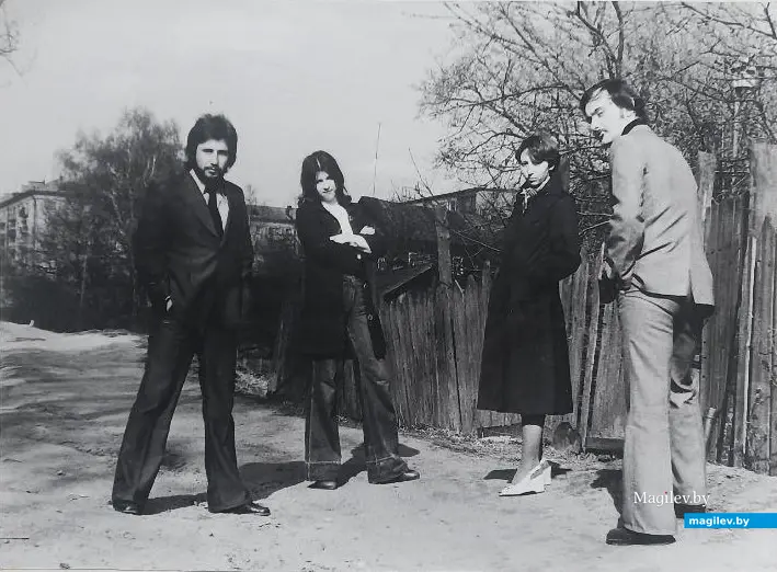 1978 год, Могилев, улица Чехова. Слева направо: Женя, Наташа, Света, Витя.