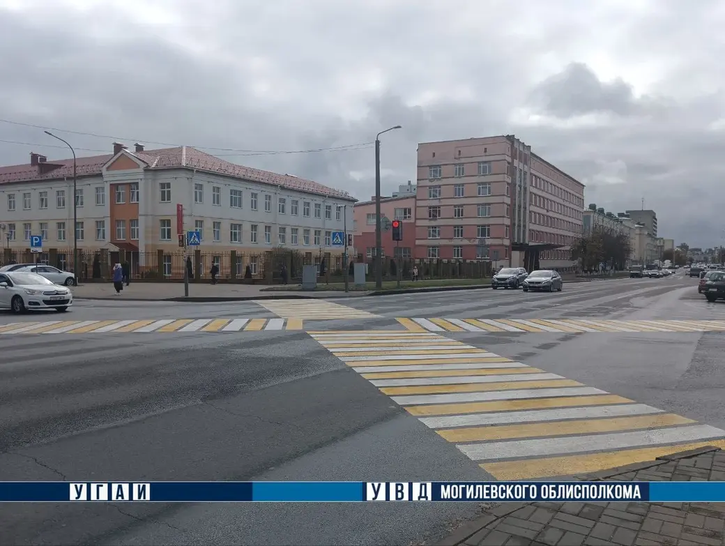 В Могилеве на перекрестке улиц Ленинской и Тимирязевской появился диагональный переход. Фото УВД Могилевского облисполкома.