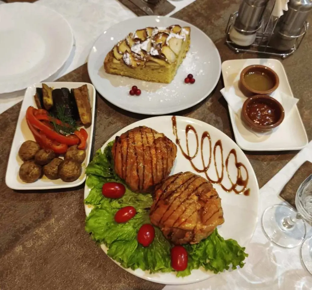 Сет бара «Карчма на Шклoўскiм базары».