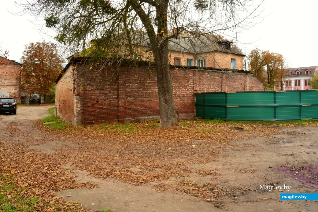 16.10.2025, Бобруйск, площадь Победы. Тут будет нормальная дорога и парковка.