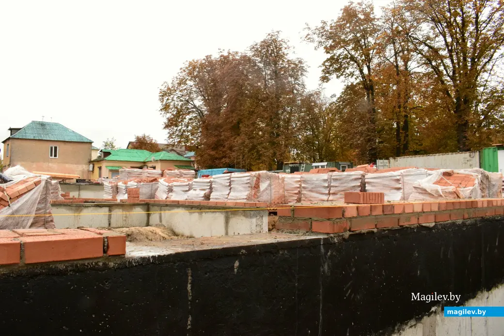 16.10.2025, Бобруйск, площадь Победы. Строительство ТЦ.