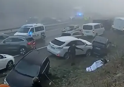 Ледяной кошмар в Финляндии: более 50 машин столкнулись на трассе (видео)