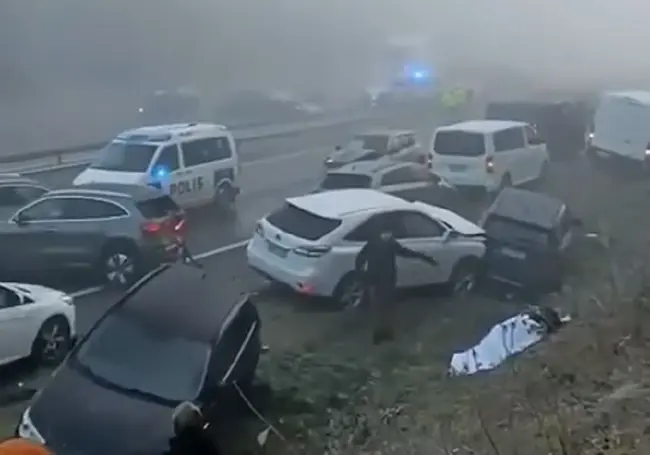 Ледяной кошмар в Финляндии: более 50 машин столкнулись на трассе (видео)