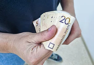 В Осиповичском районе частник не выплатил 65 работникам зарплату за август