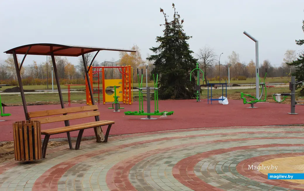 Октябрь 2025 года. Могилев. Территория возле Святого озера.