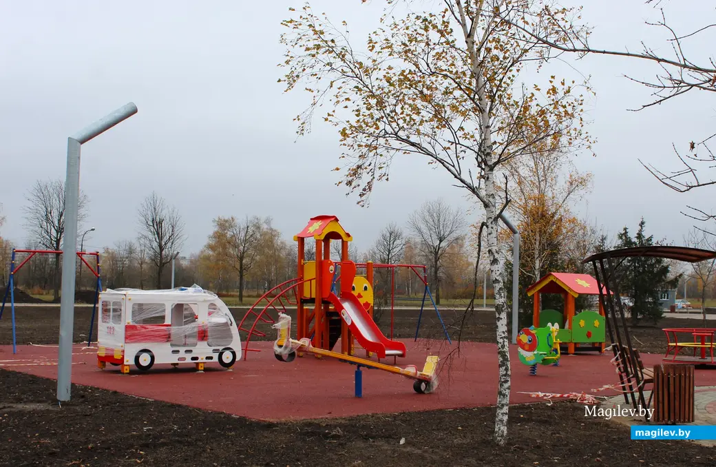 Октябрь 2025 года. Могилев. Территория возле Святого озера.