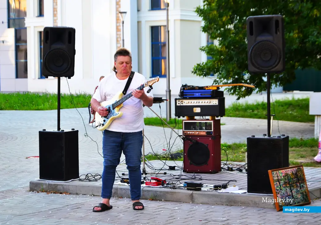 2023 год, Могилев, ул. Ленинская. Валерий Козлов.