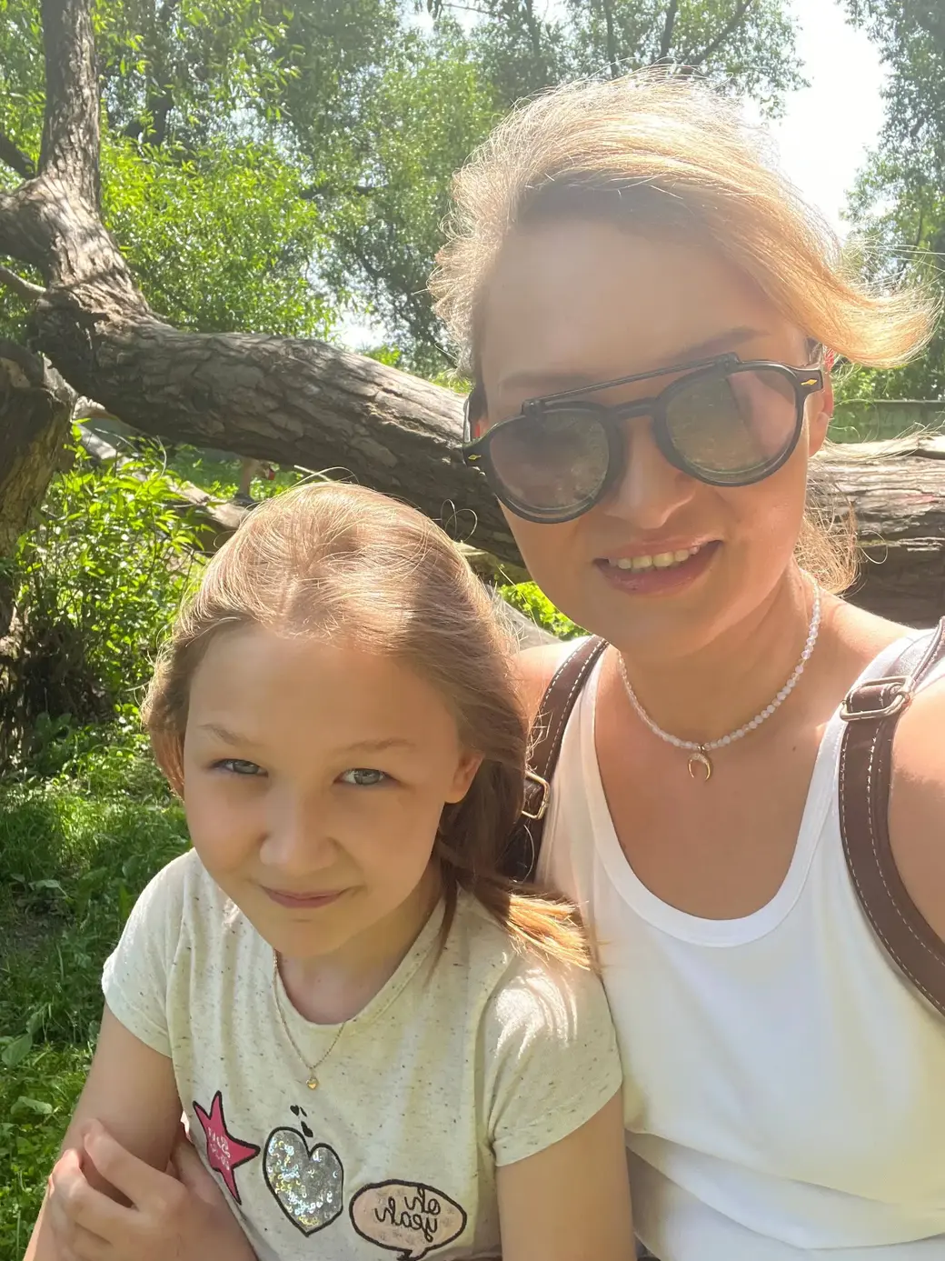 Анастасия Артемова с дочерью Настей сегодня.