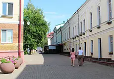 «Что это с людьми делается? В пятницу в отделе готовой еды такая очередь стоит!». Жизнь глазами могилевчан