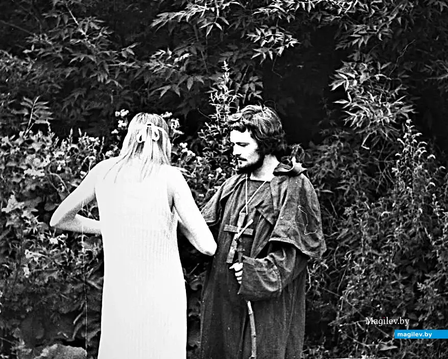1978 год. Могилев, Подниколье. Фрагмент могилевского варианта рок-оперы «Jesus Christ Superstar». На переднем плане: Валентин и Наталья.
