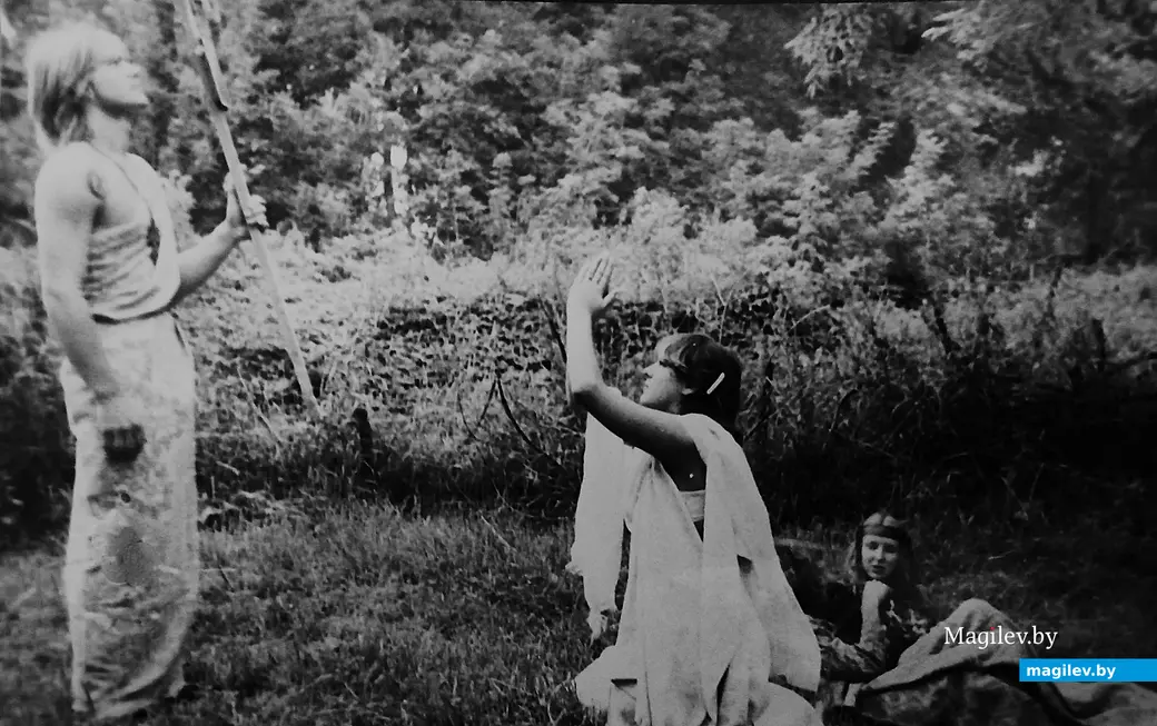 1978 год. Могилев, Подниколье. Фрагмент могилевского варианта рок-оперы «Jesus Christ Superstar». На переднем плане: Иоанн Креститель (Андрей) и Мария Магдалина