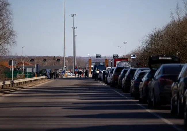 Литва на месяц закрывает границу с Беларусью