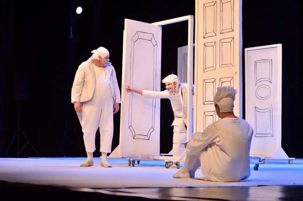 Спектакль «Беда от нежного сердца». Фото предоставлено Могилевским драмтеатром.