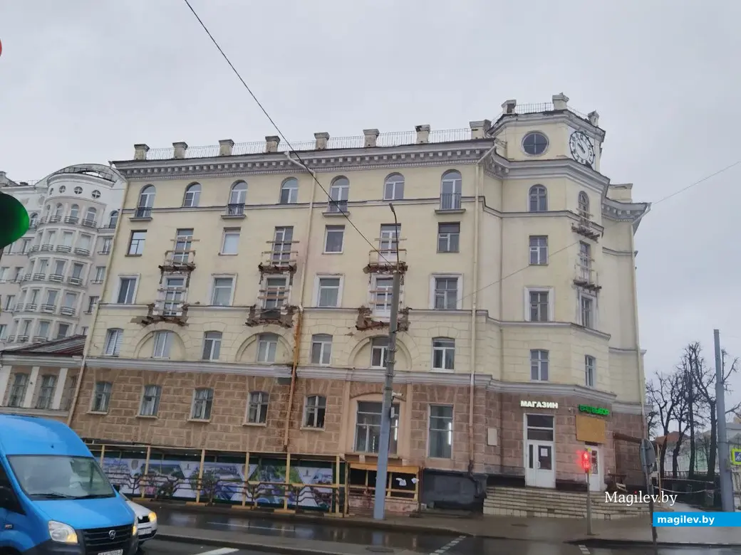 Октябрь 2025 года. Могилев. Улица Первомайская. Ремонт дома №12.