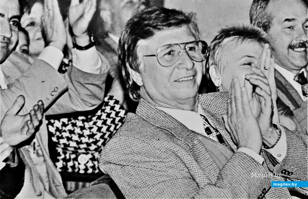 Ноябрь 1995 года, Могилев, ДК «Химволокно». Народный артист Белорусской ССР Виктор Вуячич среди зрителей «Золотого шлягера».