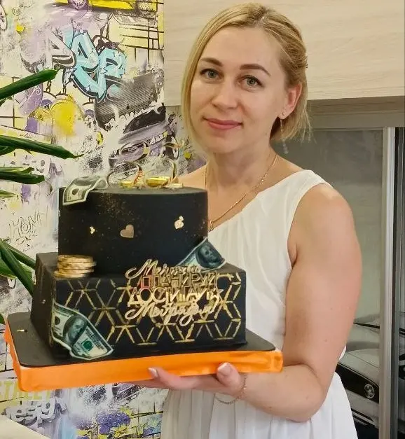 Бобруйск. Татьяна Костян со своими изделиями.