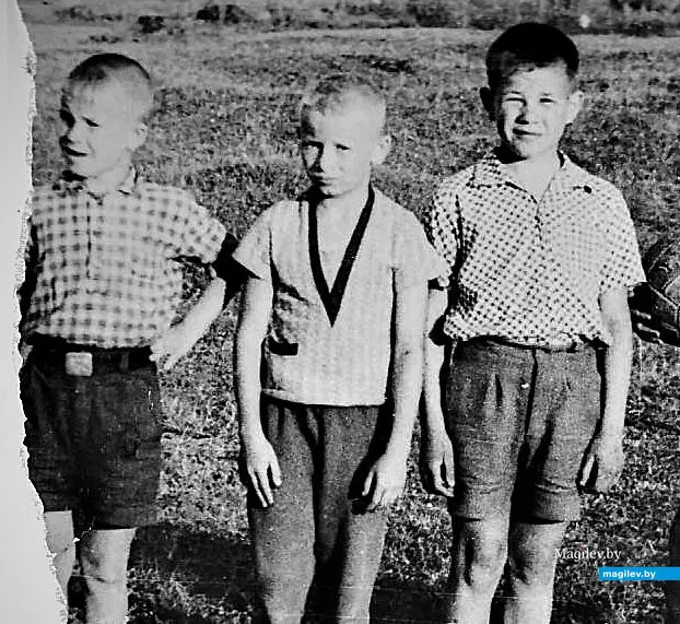 1965 год, Бобруйск. Некоторые участники «подпольного» приключения в кинотеатре.