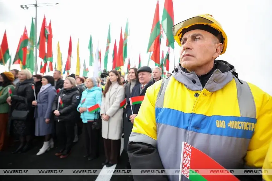 6 ноября 2025 года. В Мозыре открыл обновленный мост через Припять. Фото: БЕЛТА.