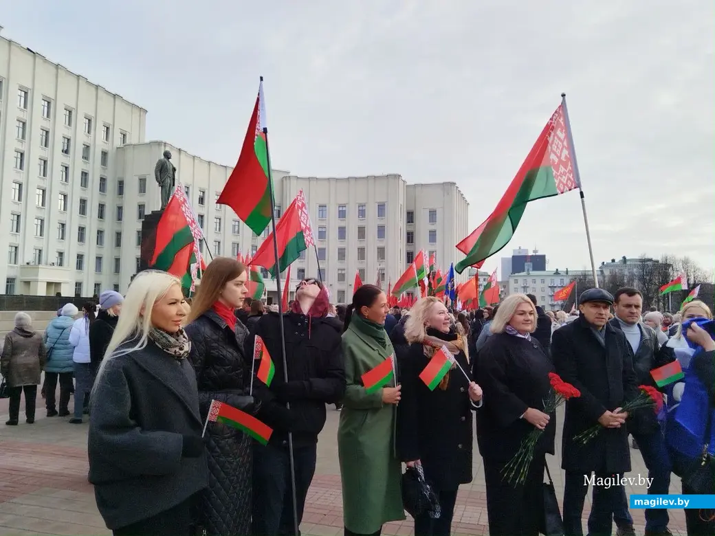 Могилев, 7 ноября 2025 год. Митинг на площади Ленина, посвященный Дню Октябрьской революции.