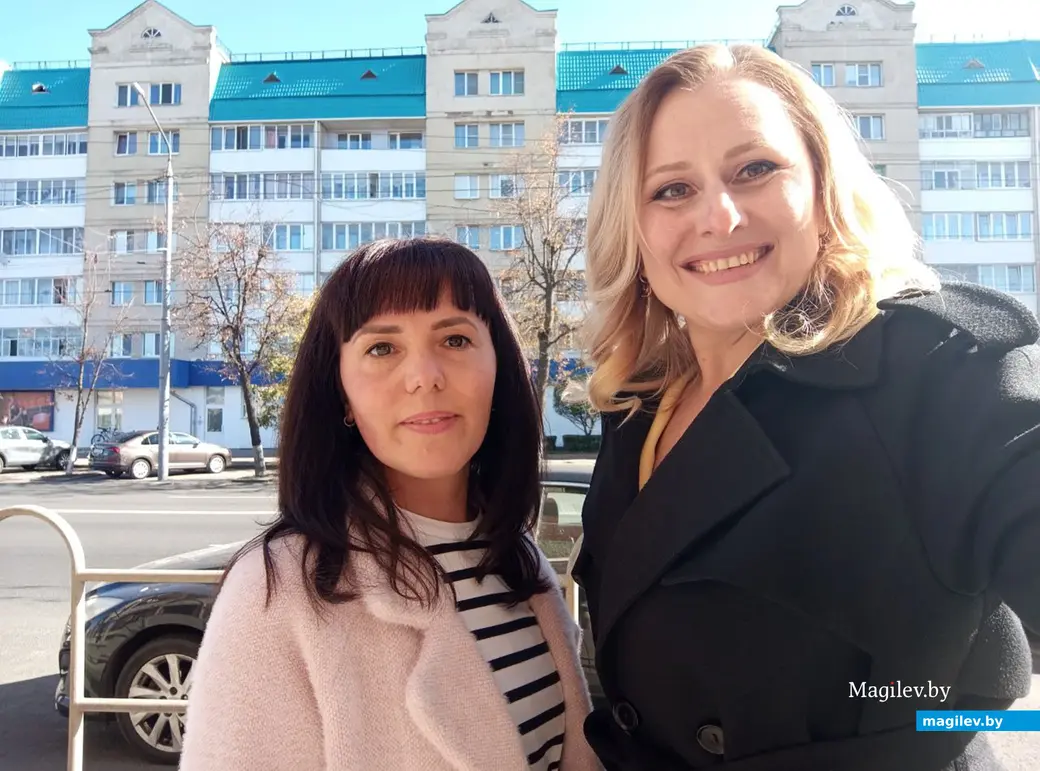 Галина Беляева (справа) и волонтер Ирина Давыдова.