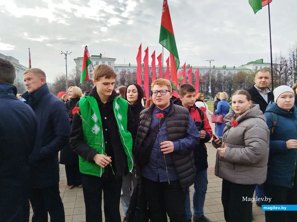 Могилев, 7 ноября 2025 год. Митинг на площади Ленина, посвященный Дню Октябрьской революции.