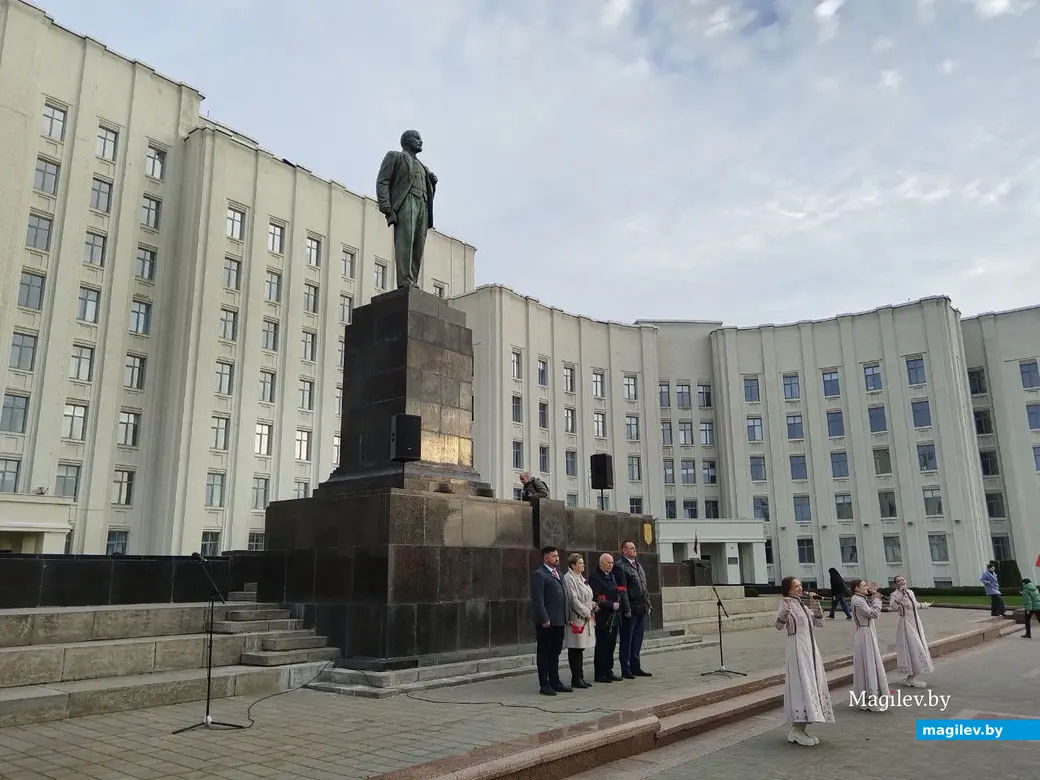 Могилев, 7 ноября 2025 год. Митинг на площади Ленина, посвященный Дню Октябрьской революции.