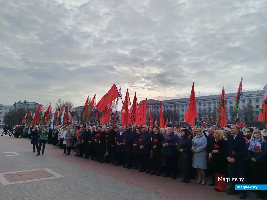 Могилев, 7 ноября 2025 год. Митинг на площади Ленина, посвященный Дню Октябрьской революции.