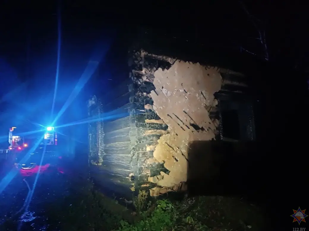 8 ноября 2025 года. Пожар в агрогородке Свислочь Осиповичского района. Фото: МЧС.