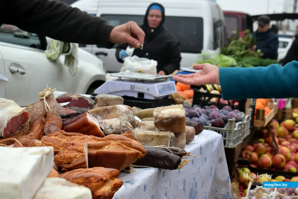 Бобруйск, 8 ноября 2025 года. Улица Горького. Сельскохозяйственная ярмарка «Золотая осень».