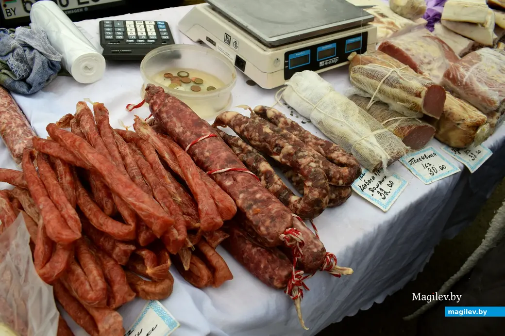 Бобруйск, 8 ноября 2025 года. Улица Горького. Сельскохозяйственная ярмарка «Золотая осень».