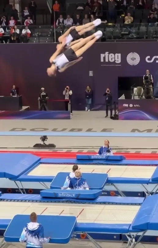 Белорусские батутисты Иван Литвинович и Андрей Буйлов. Кадр выступления.