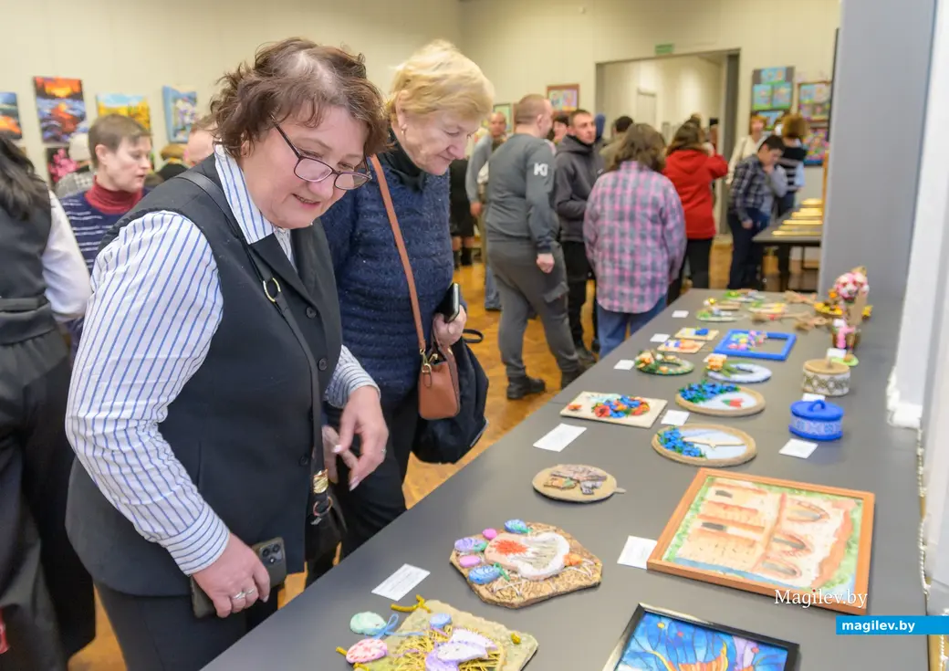 20.11.2025. Бобруйский художественный музей. Торжественное открытие выставки работ людей с инвалидностью «Мастерство без границ»: искусство, объединяющее мир»