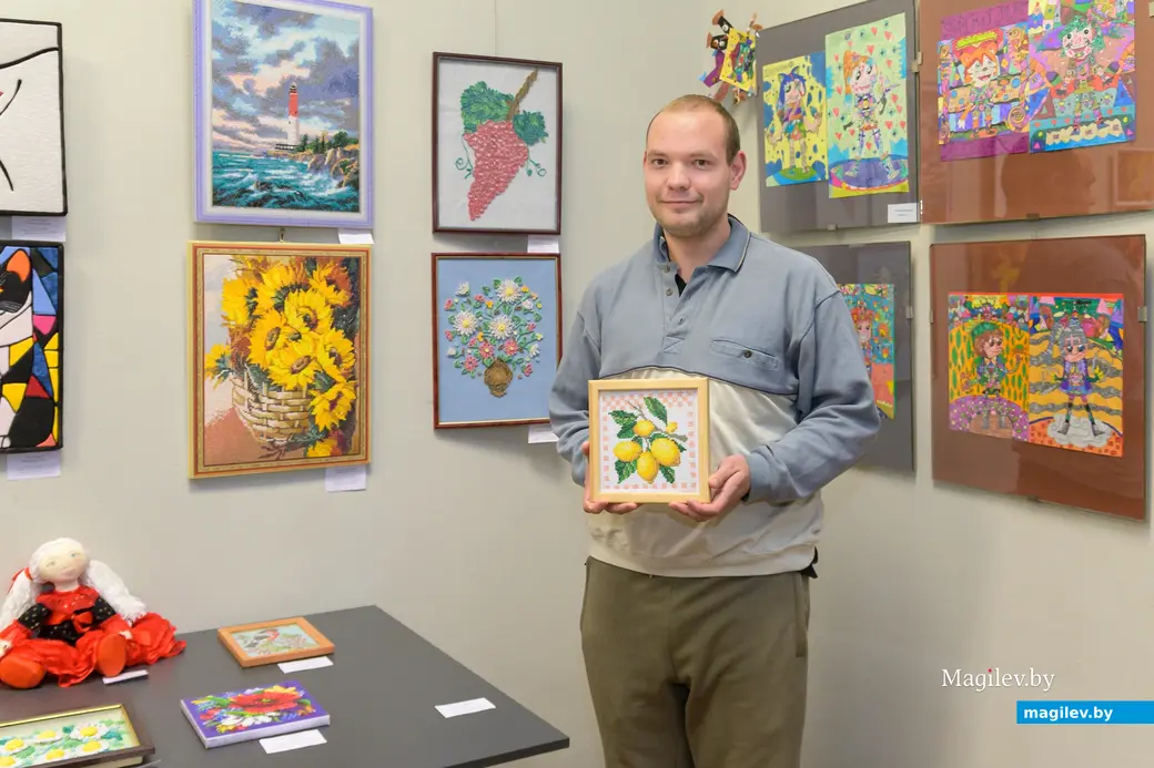 20.11.2025. Бобруйский художественный музей. Торжественное открытие выставки работ людей с инвалидностью «Мастерство без границ»: искусство, объединяющее мир». Вадим