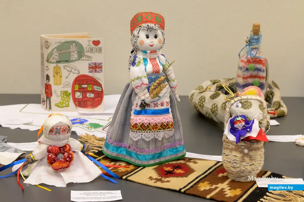 20.11.2025. Бобруйский художественный музей. Торжественное открытие выставки работ людей с инвалидностью «Мастерство без границ»: искусство, объединяющее мир»