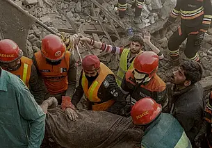 Мощный взрыв на химическом заводе в Пакистане: есть жертвы и разрушения