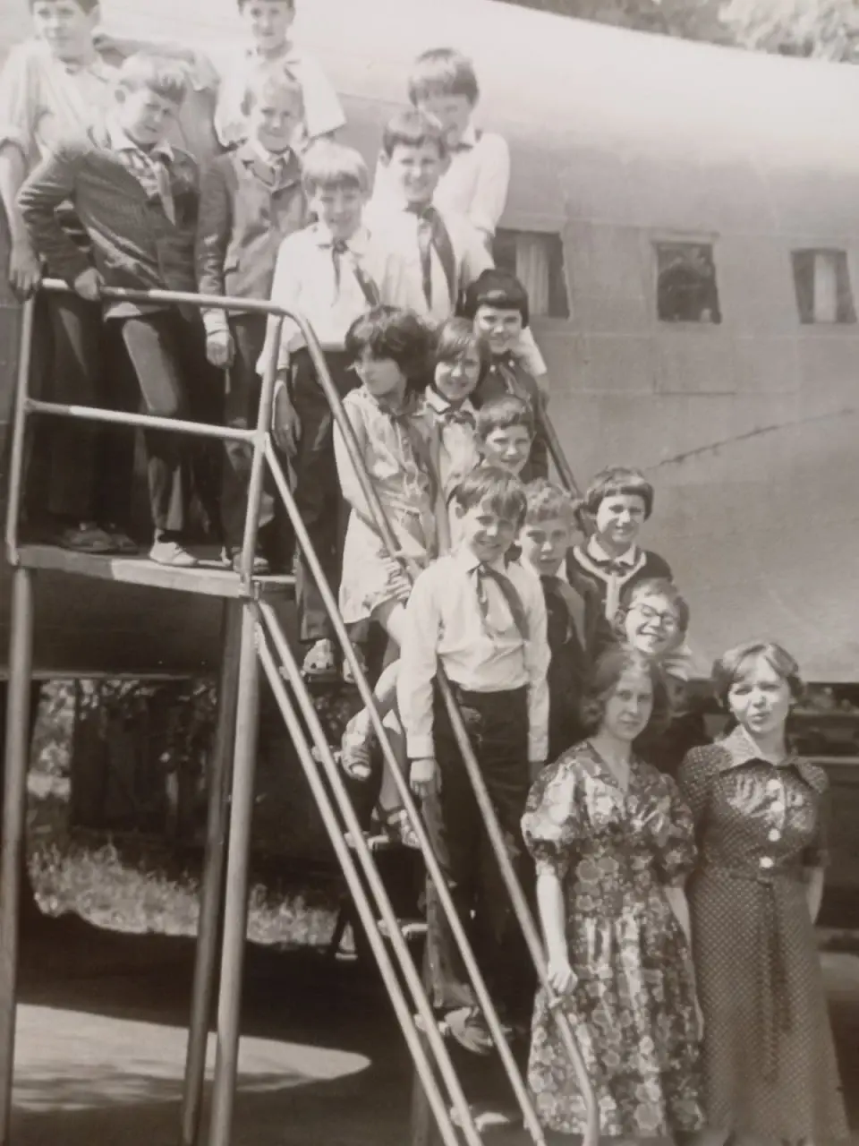 1977 год. Ирине Пигулевской 27 лет, она с воспитанниками из 4-го класса вспомогательной школы Бобруйска.