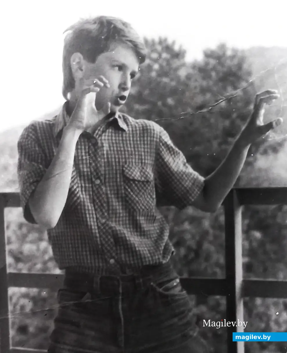 1992 год, Могилев. Какой мальчишка в те годы не мечтал скопировать движения Брюса Ли.